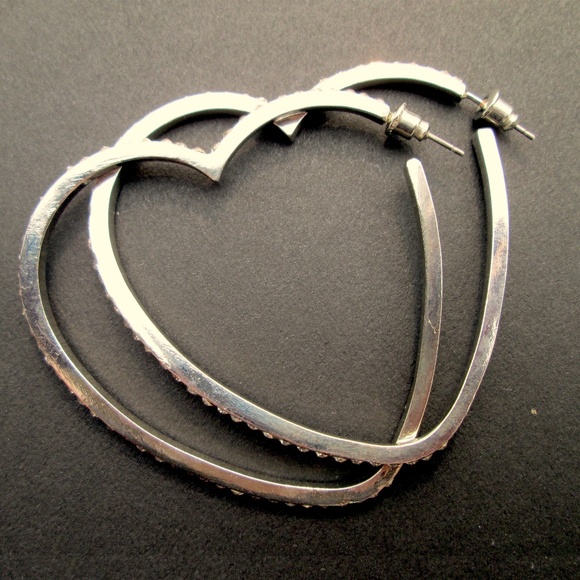 💖💎Rhinestone Heart Hoop Earrings Silver Tone - Picture 4 of 8